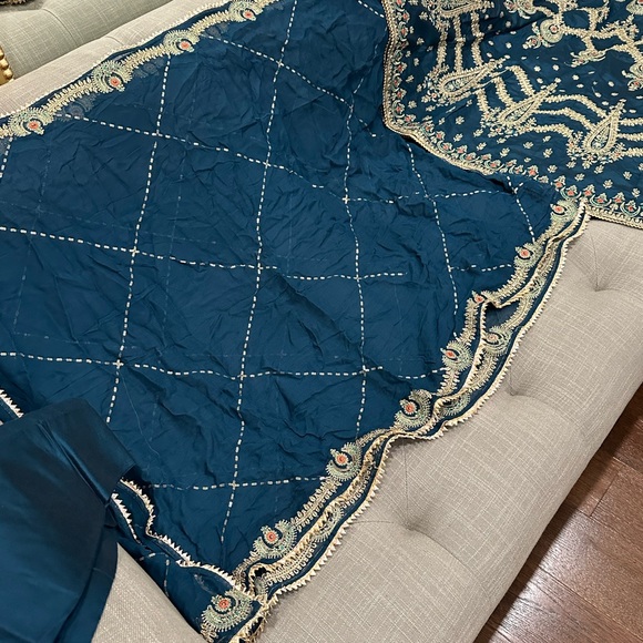 ShaPosh Midnight Blue Indian Pakistani Embroidered Maxi Size Large 3pcs suit - Picture 5 of 13